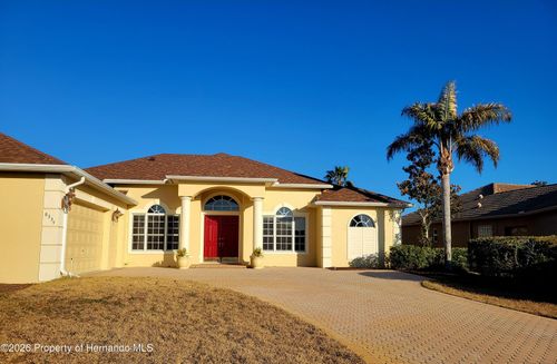 8334 Fair Hill Dr, WEEKI WACHEE, FL, 34613-4068 | Card Image
