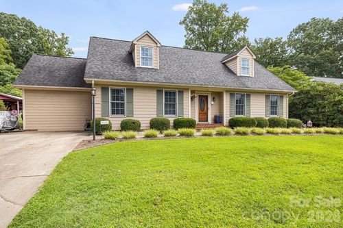 318 Sharon Ave Nw, Lenoir, NC, 28645-4351 | Card Image