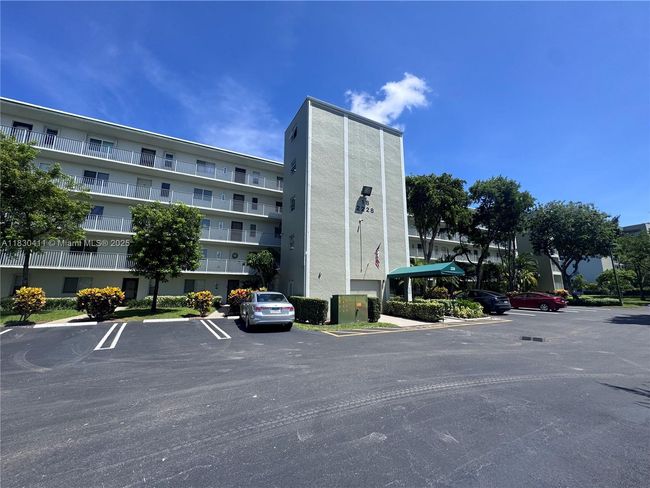 APT-407 - 2228 N Cypress Bend Dr, Condo with 2 bedrooms, 2 bathrooms and null parking in Pompano Beach FL | Image 4