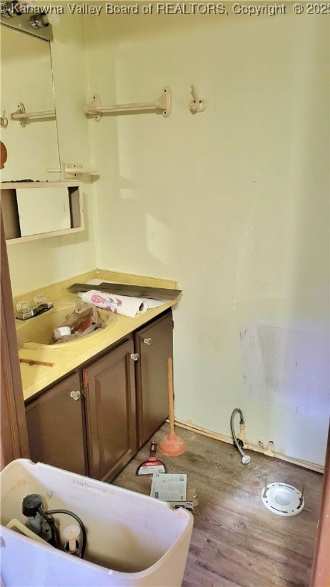 11241 Spencer Rd, House other with 3 bedrooms, 2 bathrooms and null parking in Le Roy WV | Image 17