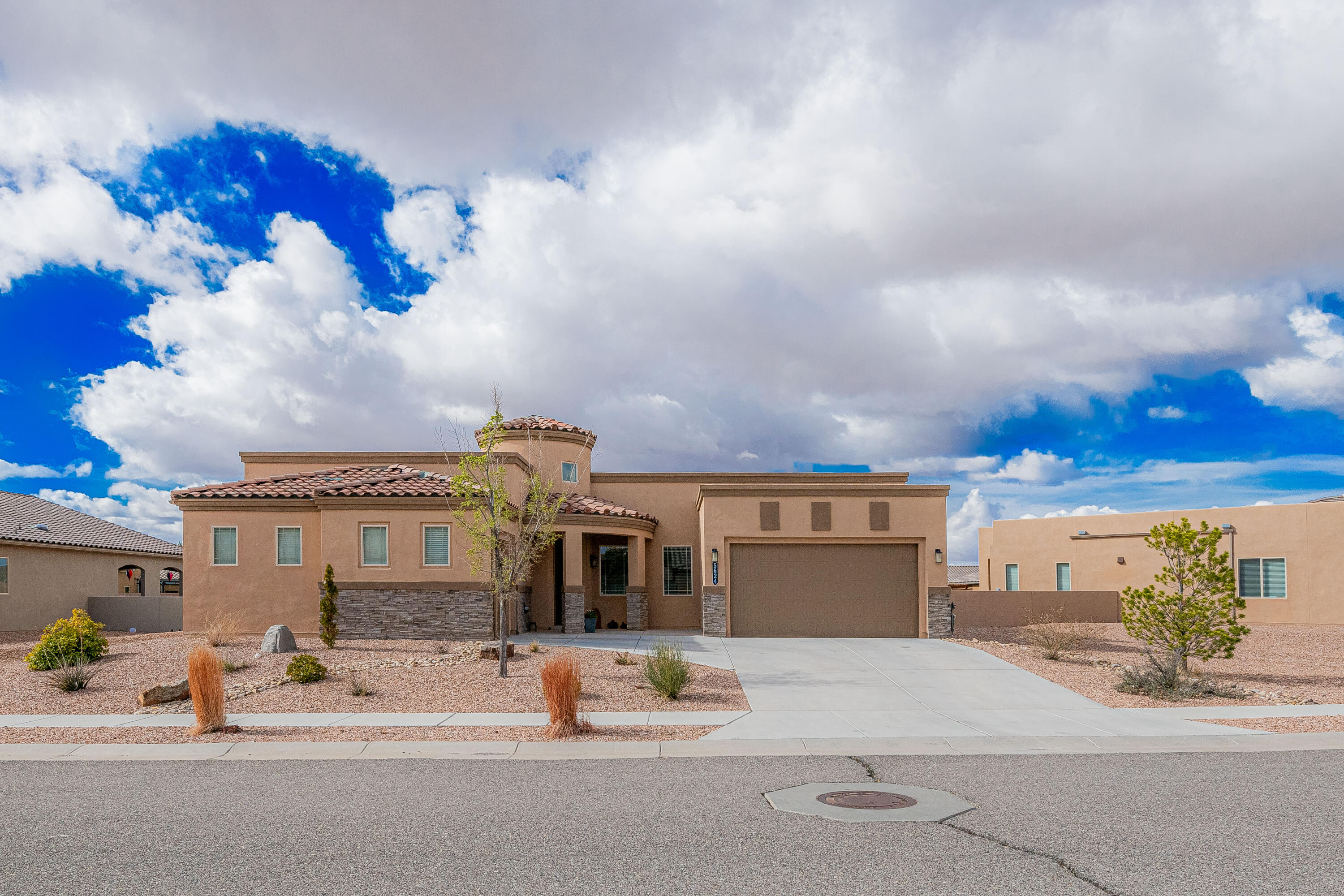 Pikes Peak Loop, Rio Rancho, NM 87144