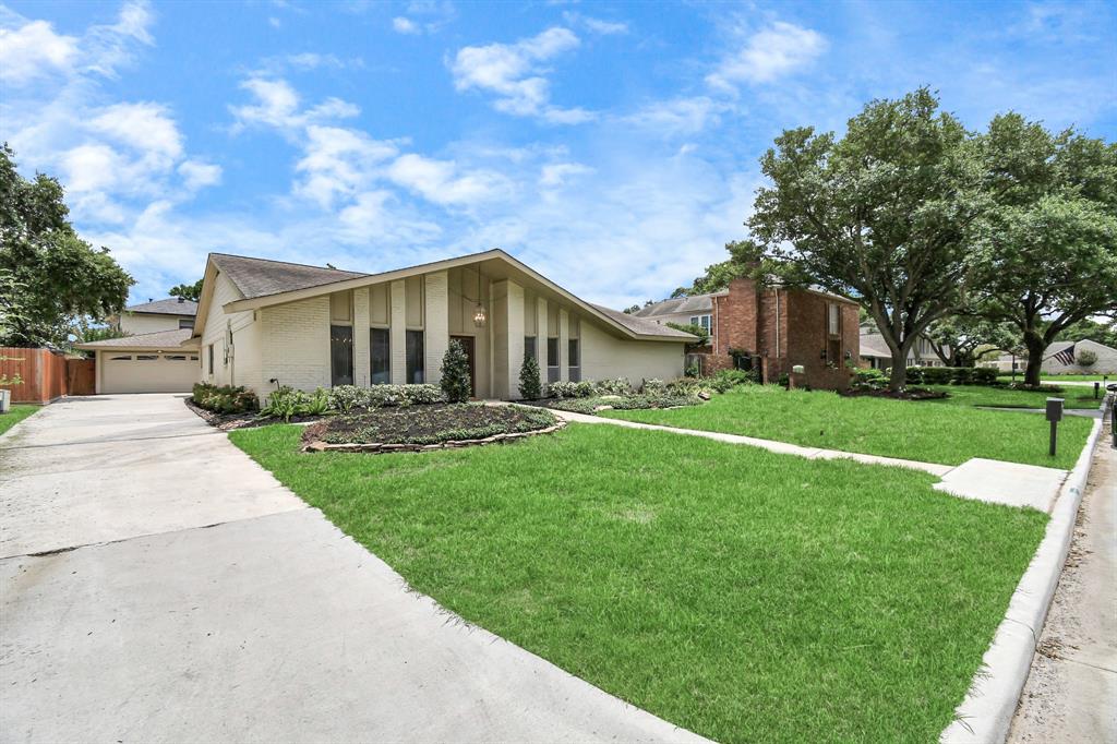 Edgewick Ct, Sugar Land, TX 77478
