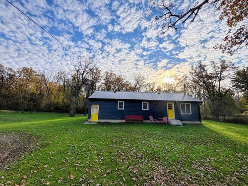 24008 195th St, Cresco, IA, 52136-8592 | Card Image
