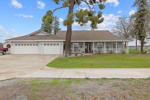 2622 W Prosperity Ave, Tulare, CA, 93274-7216 | Card Image