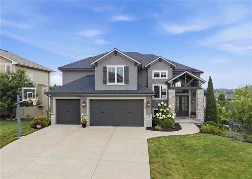 9784 Houston St, Lenexa, KS, 66227-2400 | Card Image