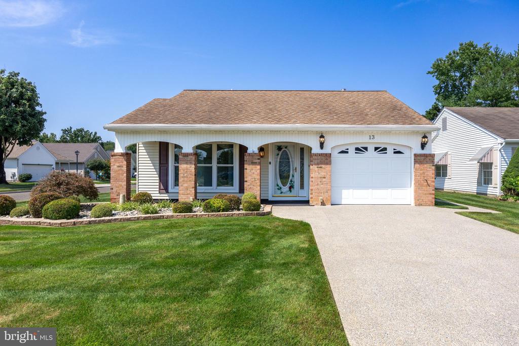 Stratford Rd, Southampton, NJ 08088