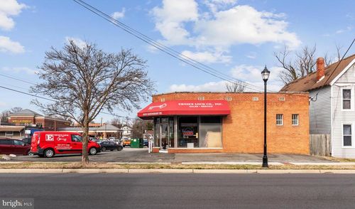 4500 Queensbury Rd, RIVERDALE, MD, 20737-1034 | Card Image