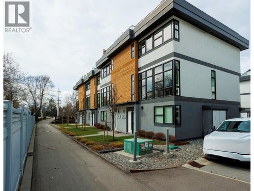 29-1515 Highland Dr N, Kelowna, BC, V1Y0C9 | Card Image