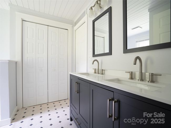 250 Oakdale St, House other with 2 bedrooms, 1 bathrooms and null parking in Brevard NC | Image 21
