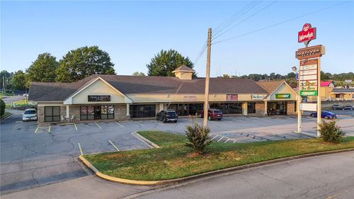 518 N Plaza Dr, Van Buren, AR, 72956 | Card Image