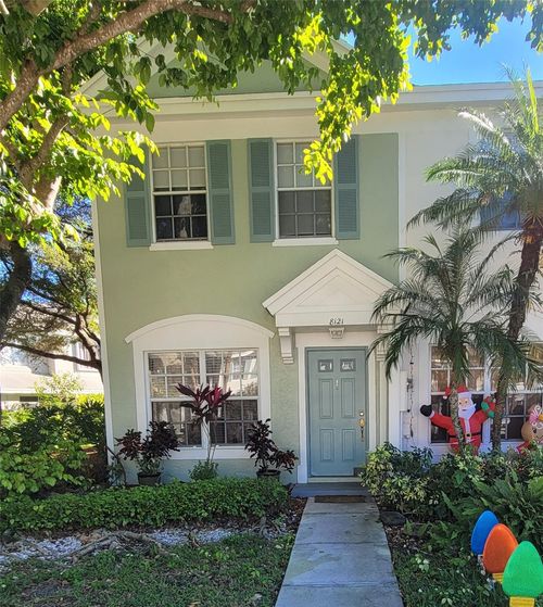 8121-8121 San Carlos Cir, Tamarac, FL, 33321-8879 | Card Image