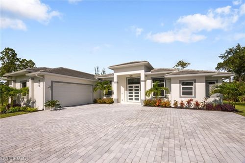 909 8th St Se, NAPLES, FL, 34117-2302 | Card Image