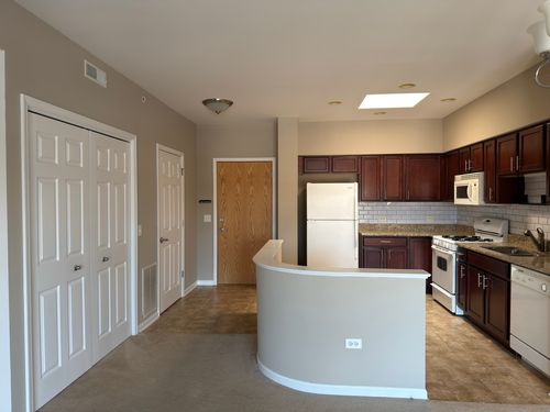 unit-409-3501 Wellington Ct, Rolling Meadows, IL, 60008-1893 | Card Image