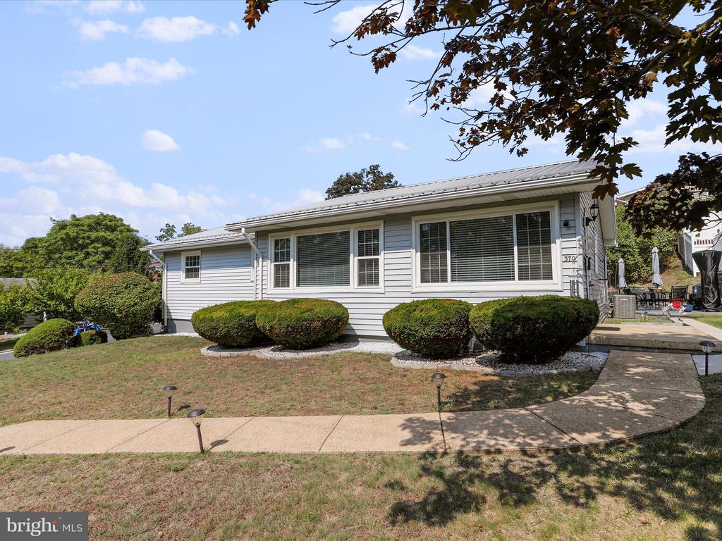 Valley View Ave, Keyser, WV 26726