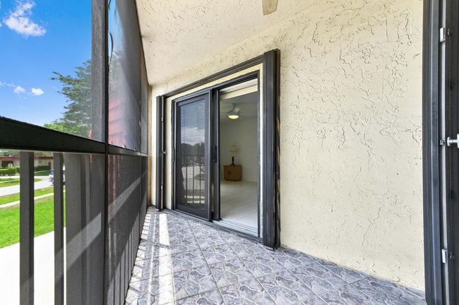 3864 Victoria Dr, Condo with 2 bedrooms, 3 bathrooms and null parking in West Palm Beach FL | Image 19