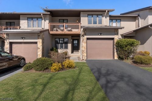 3 Dogwood Ct, Woodland Park, NJ, 07424-3711 | Card Image