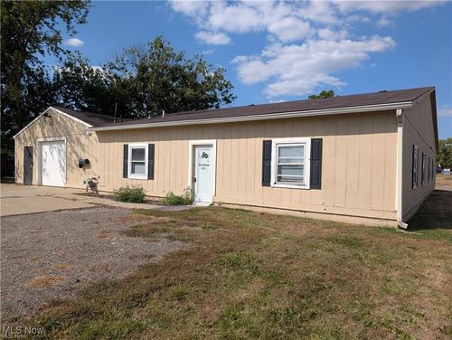 2039 36th St Ne, Canton, OH, 44705-5017 | Card Image