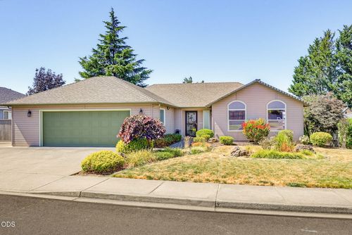 3462 Viewpoint Dr, Medford, OR, 97504-4421 | Card Image