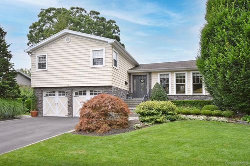 19 Clinton Ln, Jericho, NY, 11753-1905 | Card Image