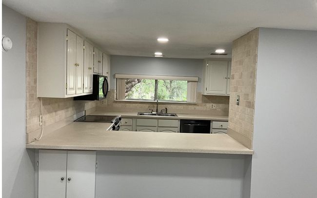 215 Nw Fairway Hills Gln, Condo with 2 bedrooms, 2 bathrooms and 2 parking in Lake City FL | Image 4