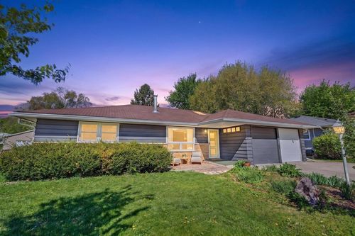 492 Hilton Drive, Madison, WI, 53711 | Card Image