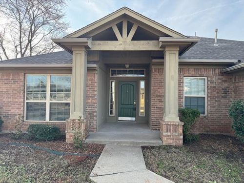 2220 Se 7th St, Moore, OK, 73160-6767 | Card Image