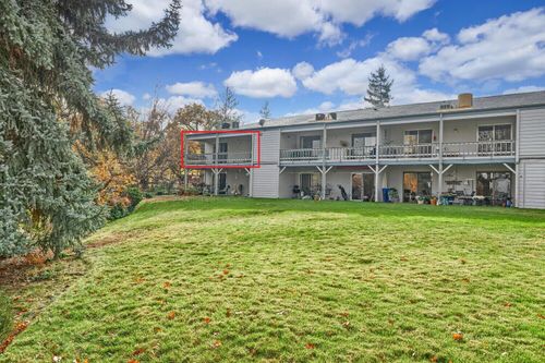apt-7-854 Twin Pines Cir, Ashland, OR, 97520-1469 | Card Image
