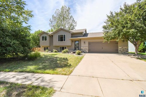 6115 S Aaron Ave Avenue, Sioux Falls, SD, 57106 | Card Image