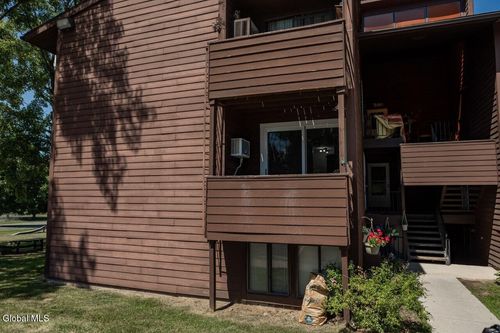 356 Village Blvd N, Baldwinsville, NY, 13027-3014 | Card Image