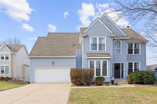 15826 Maple St, Overland Park, KS, 66223-3557 | Card Image