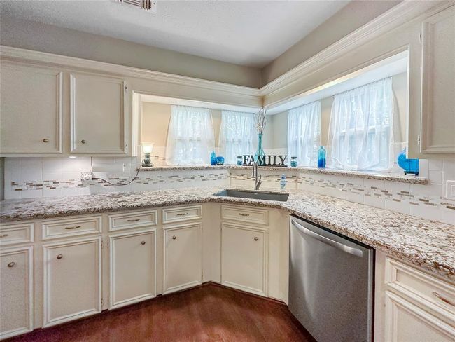 Counter space galore! | Image 8