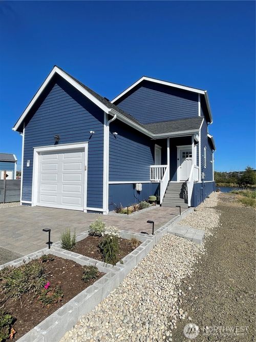 345 Island Ln, Raymond, WA, 98577-3204 | Card Image