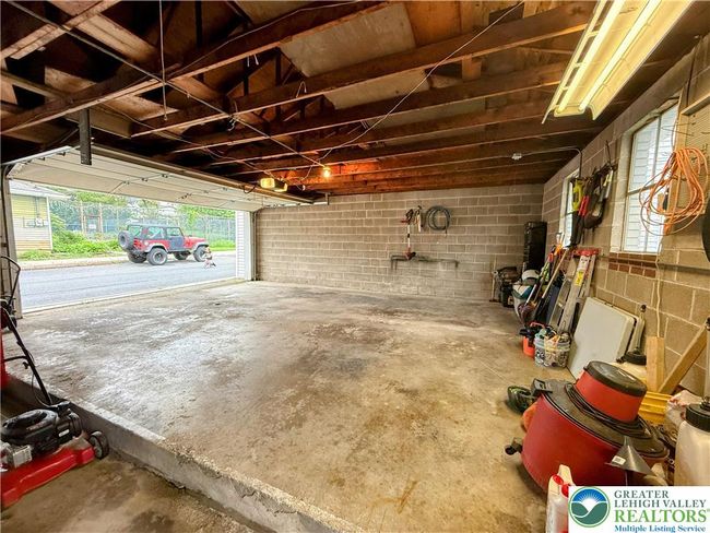 213 E Main St, House other with 4 bedrooms, 2 bathrooms and null parking in Pen Argyl PA | Image 8