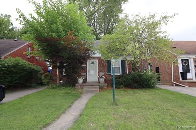 1841 N Denwood Street, Home with 3 bedrooms, 1 bathrooms and null parking in Dearborn MI | Image 1