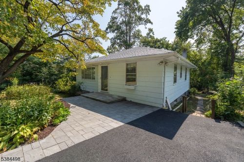 183 Long Hill Rd, Gillette, NJ, 07933-1430 | Card Image