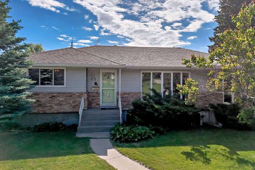 42 Cardiff Dr Nw, Calgary, AB, T2K1R5 | Card Image
