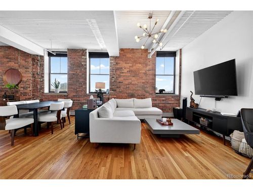 4f-2261 Blake St, Denver, CO, 80205-2045 | Card Image