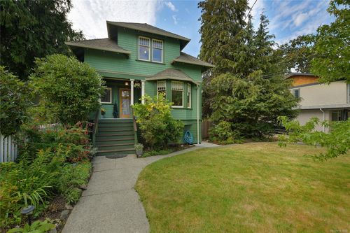 1038 Chamberlain St, Victoria, BC, V8S4B9 | Card Image