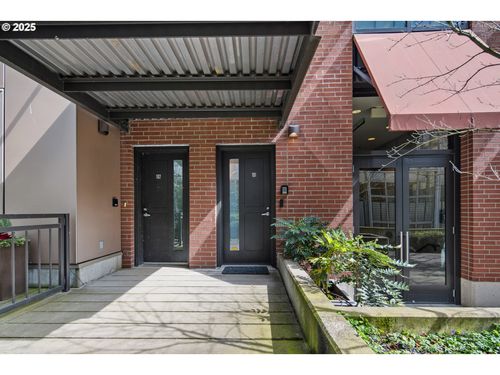 apt-101-922 Nw 11th Ave, Portland, OR, 97209-3209 | Card Image