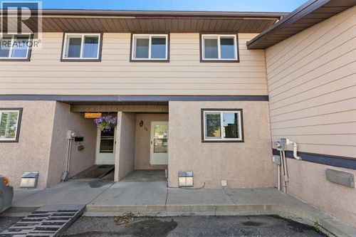 1706 22 Ave, Didsbury, AB, T0M0A2 | Card Image