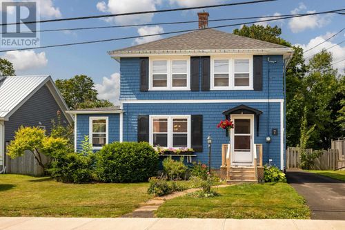 7 Birchwood St, Charlottetown, PE, C1A5B4 | Card Image