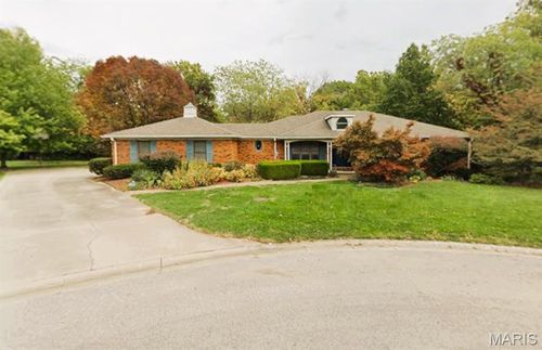 123 Red Fox Road, Belleville, IL, 62223 | Card Image
