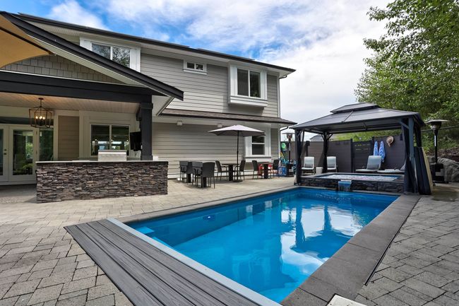 25350 Godwin Drive, House other with 6 bedrooms, 5 bathrooms and 12 parking in Maple Ridge BC | Image 13