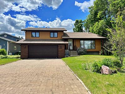 5821 52 Ave, House detached with 4 bedrooms, 3 bathrooms and 2 parking in Vermilion AB | Image 2