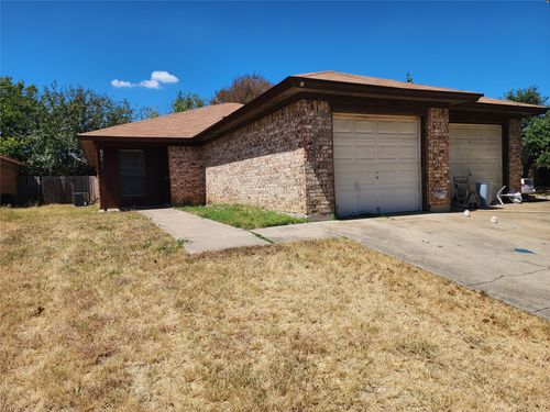6702 S Creek Dr, Fort Worth, TX, 76133-5726 | Card Image