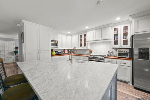 460 Bancroft Way, Baton Rouge, LA, 70808-4805 | Card Image