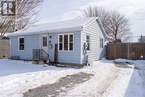 42 Reaume Ave, Wallaceburg, ON, N8A1B6 | Card Image