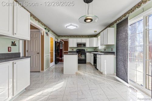 8886 Stonebridge Ct, Van Buren Township, MI, 48111-4484 | Card Image