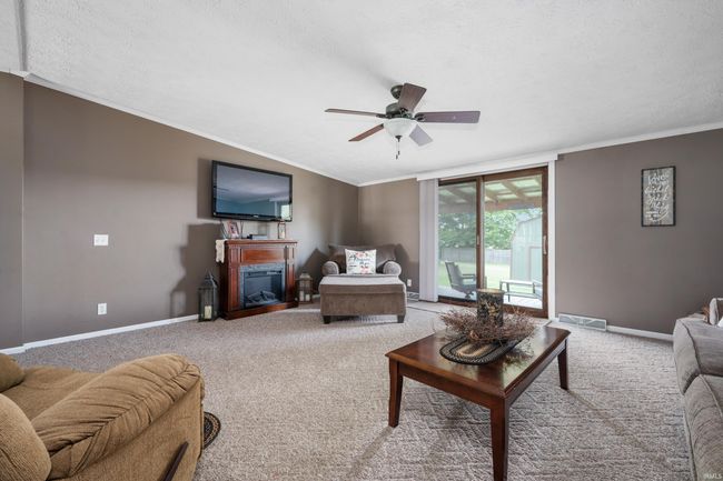 317 N Walnut St, House other with 4 bedrooms, 2 bathrooms and null parking in Mount Summit IN | Image 9