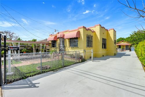 2035 Nw 26th St, Miami, FL, 33142-8446 | Card Image